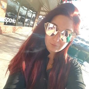 Meet your Posher, Rebecca